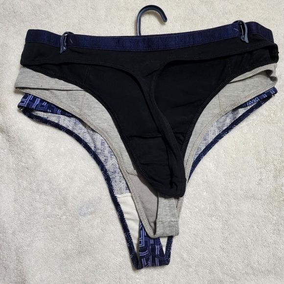 Tommy Hilfiger Thongs ... a set of 3 - Picture 5 of 8